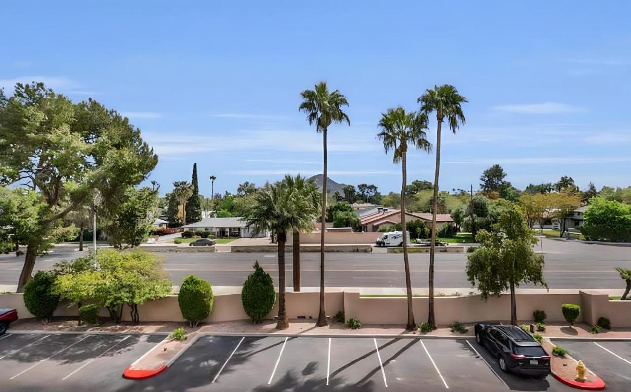 Biltmore Bliss Desert Retreat! Phoenix Kültér fotó